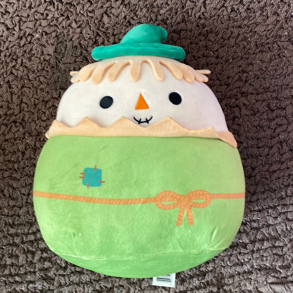 Samuel the scarecrow squish mellow